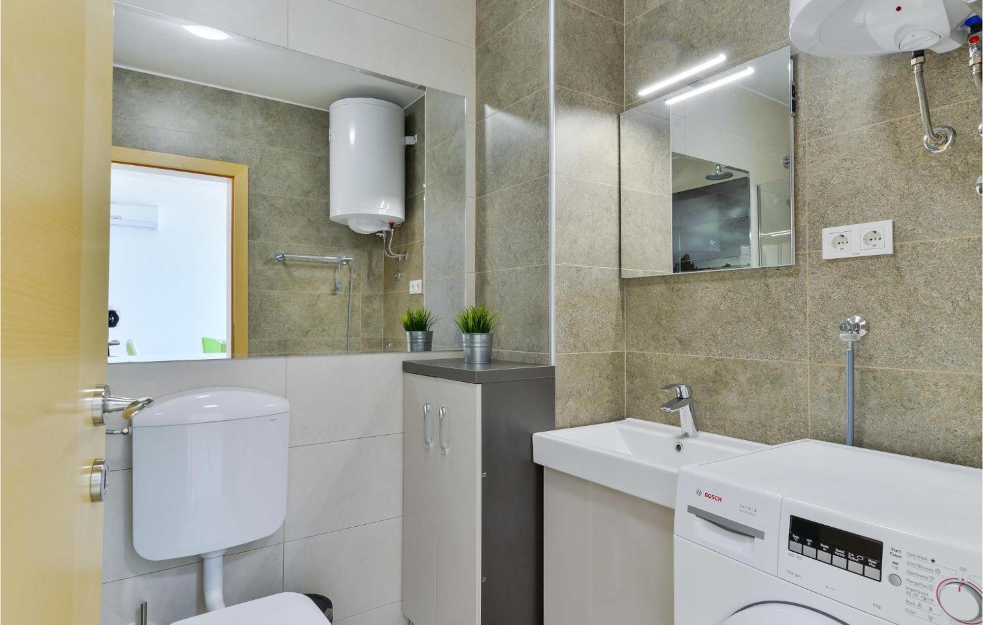 2 Bedroom Beautiful Apartment In Pag Pag Town Zewnętrze zdjęcie